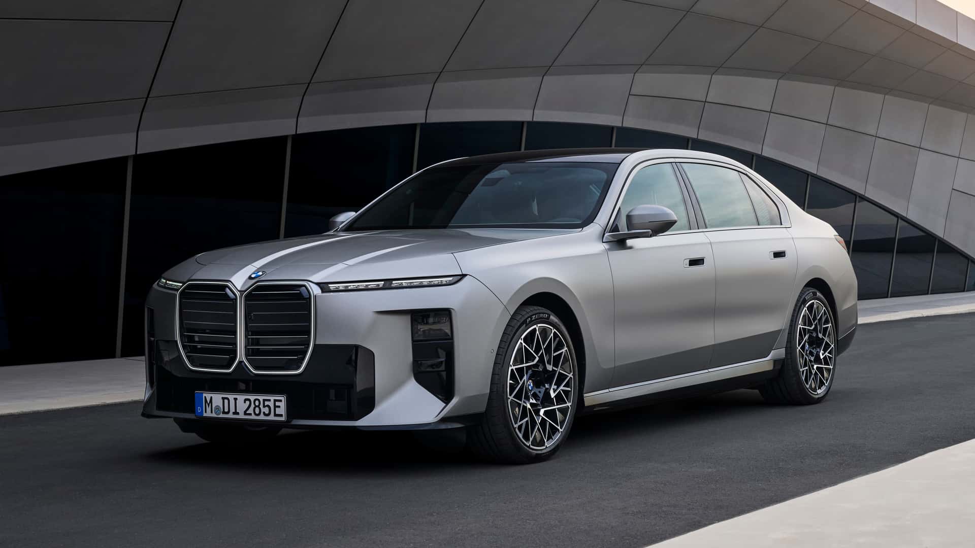 2027 BMW 7 Series Gains Neue Klasse-Inspired Design and Expanded Power Options