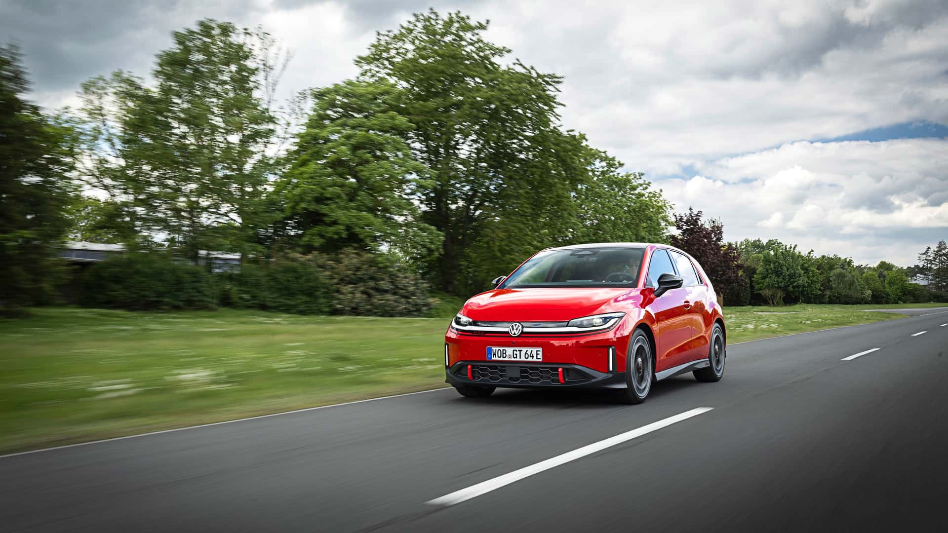 2026-volkswagen-id.-polo-gti (10)