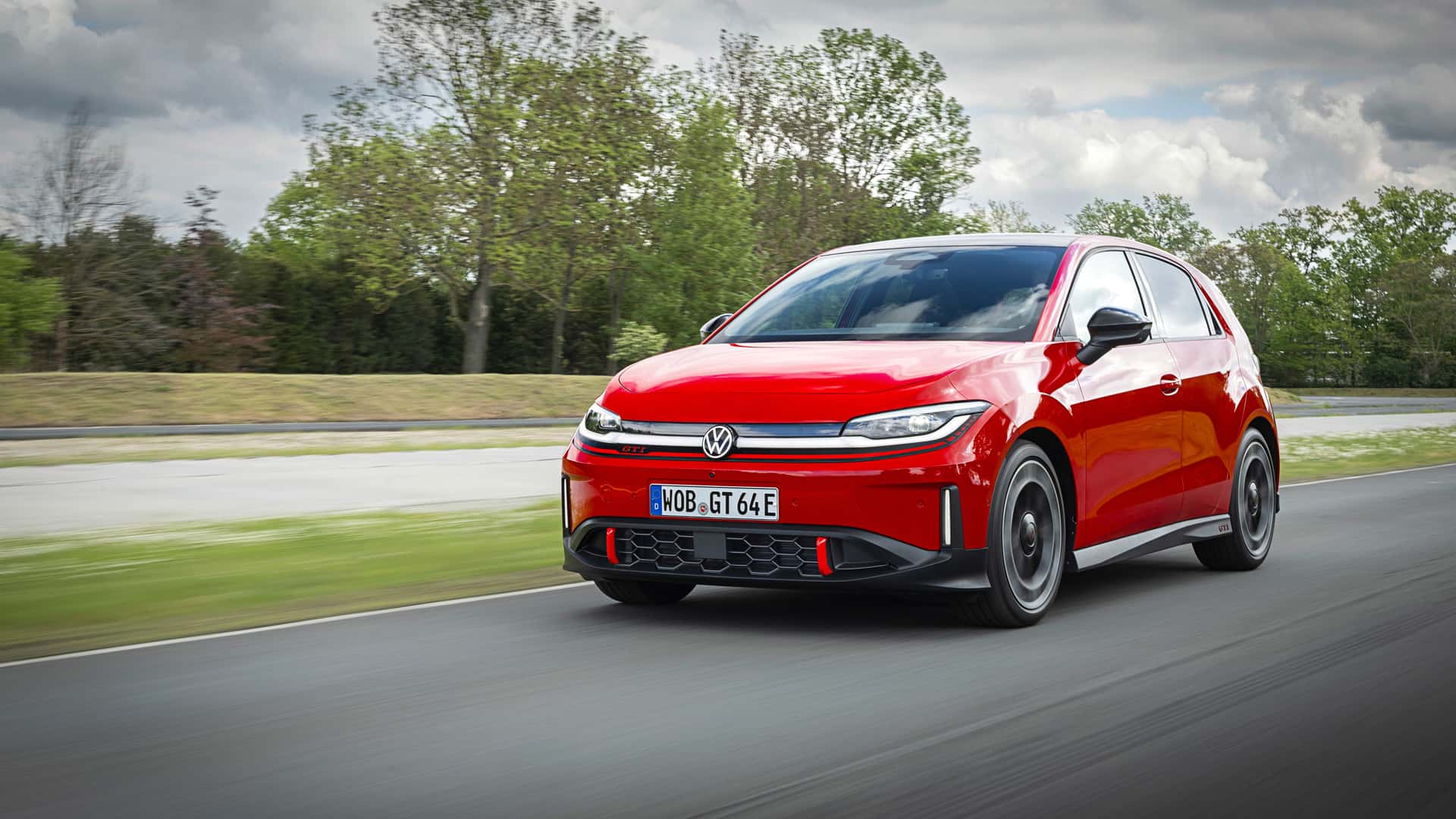 2026-volkswagen-id.-polo-gti (12)