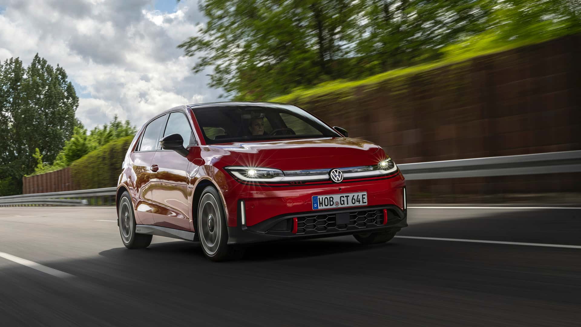 2026-volkswagen-id.-polo-gti (16)