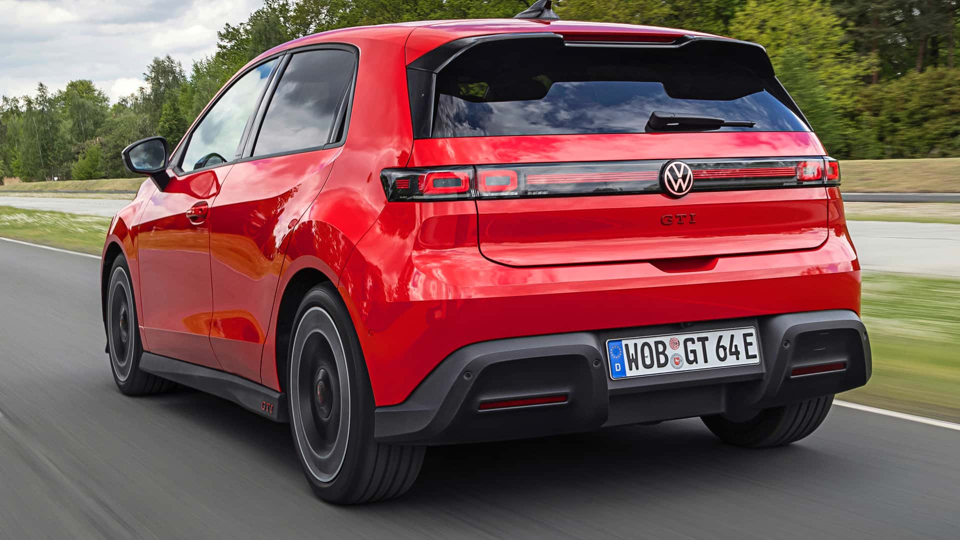 2026-volkswagen-id.-polo-gti (3)