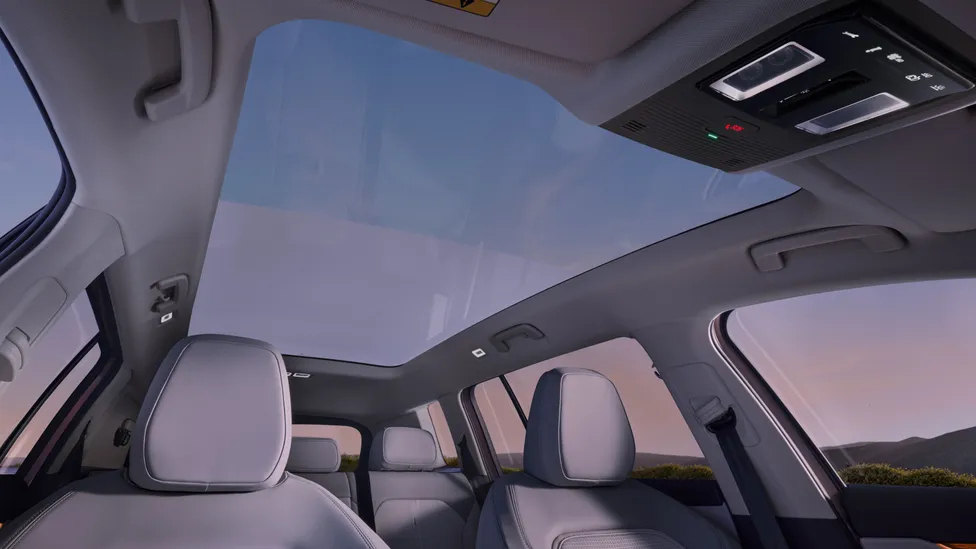 Peaq_057_Panoramic_roof_0
