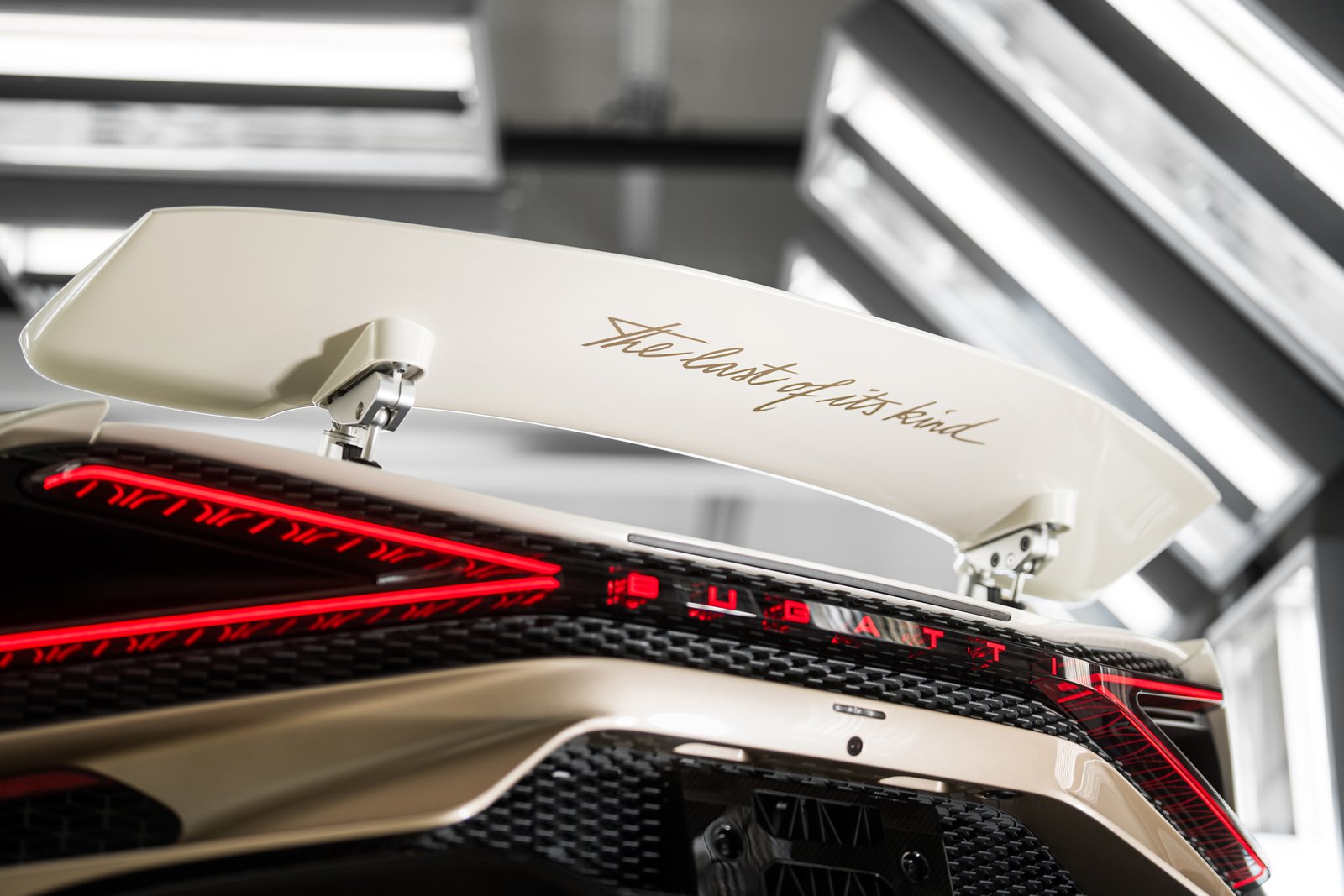 06 2606 BUGATTI-W16-Mistral-End-of-Production