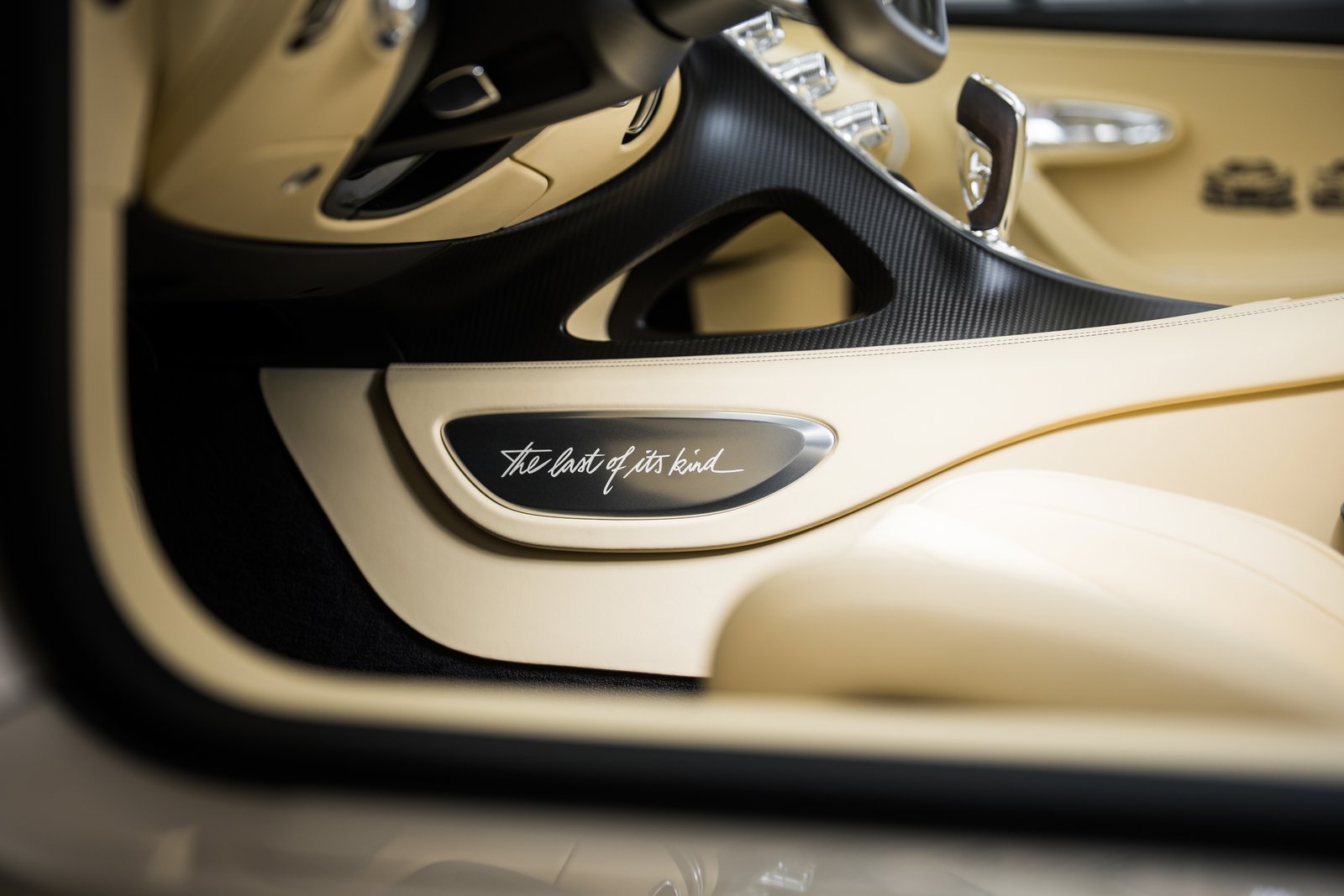 09 2606 BUGATTI-W16-Mistral-End-of-Production