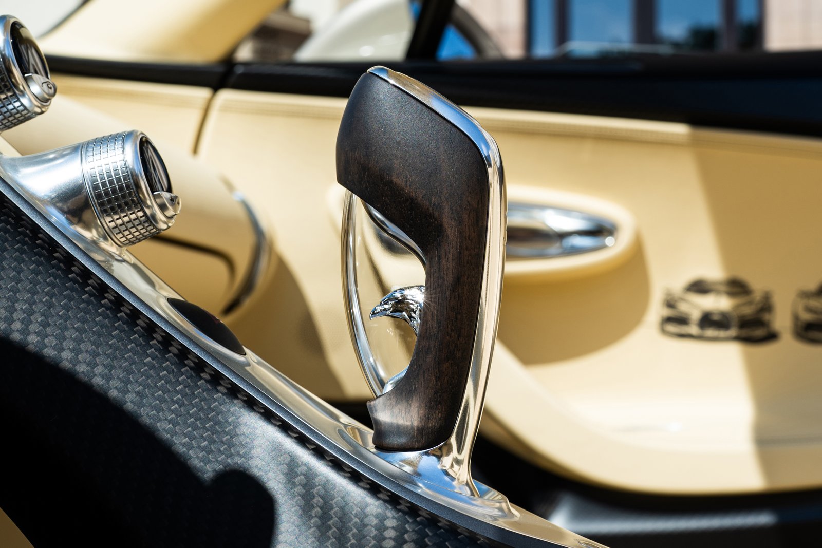 10 2606 BUGATTI-W16-Mistral-End-of-Production