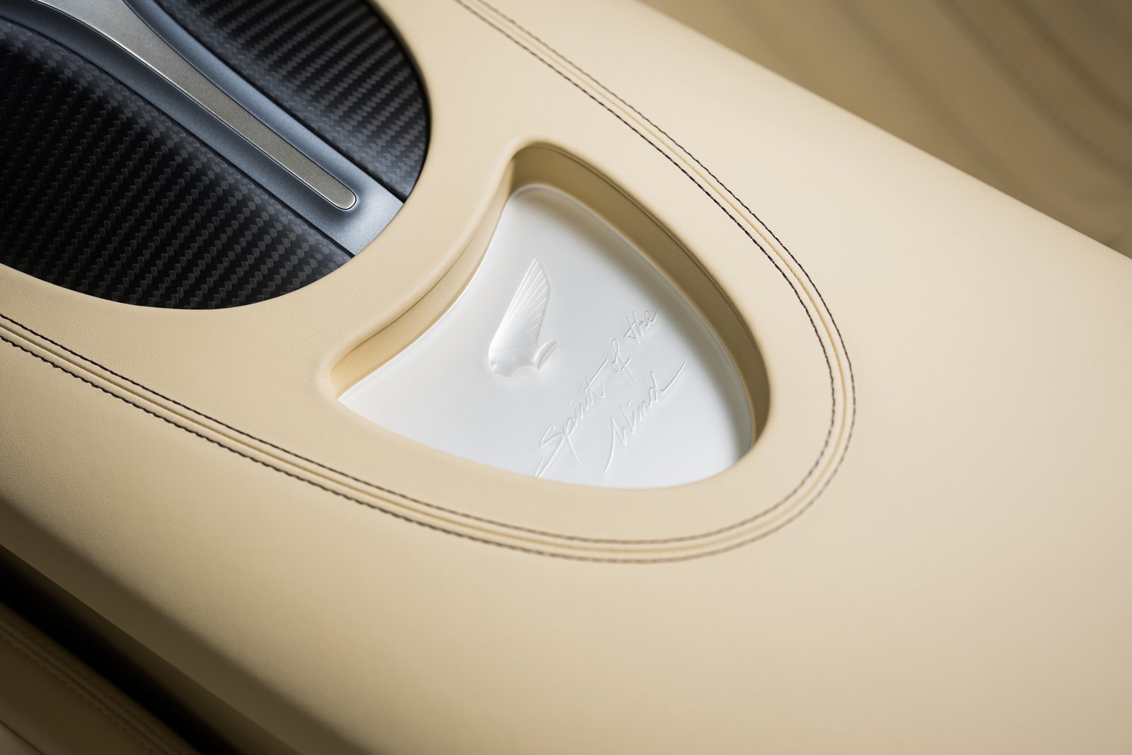 11 2606 BUGATTI-W16-Mistral-End-of-Production