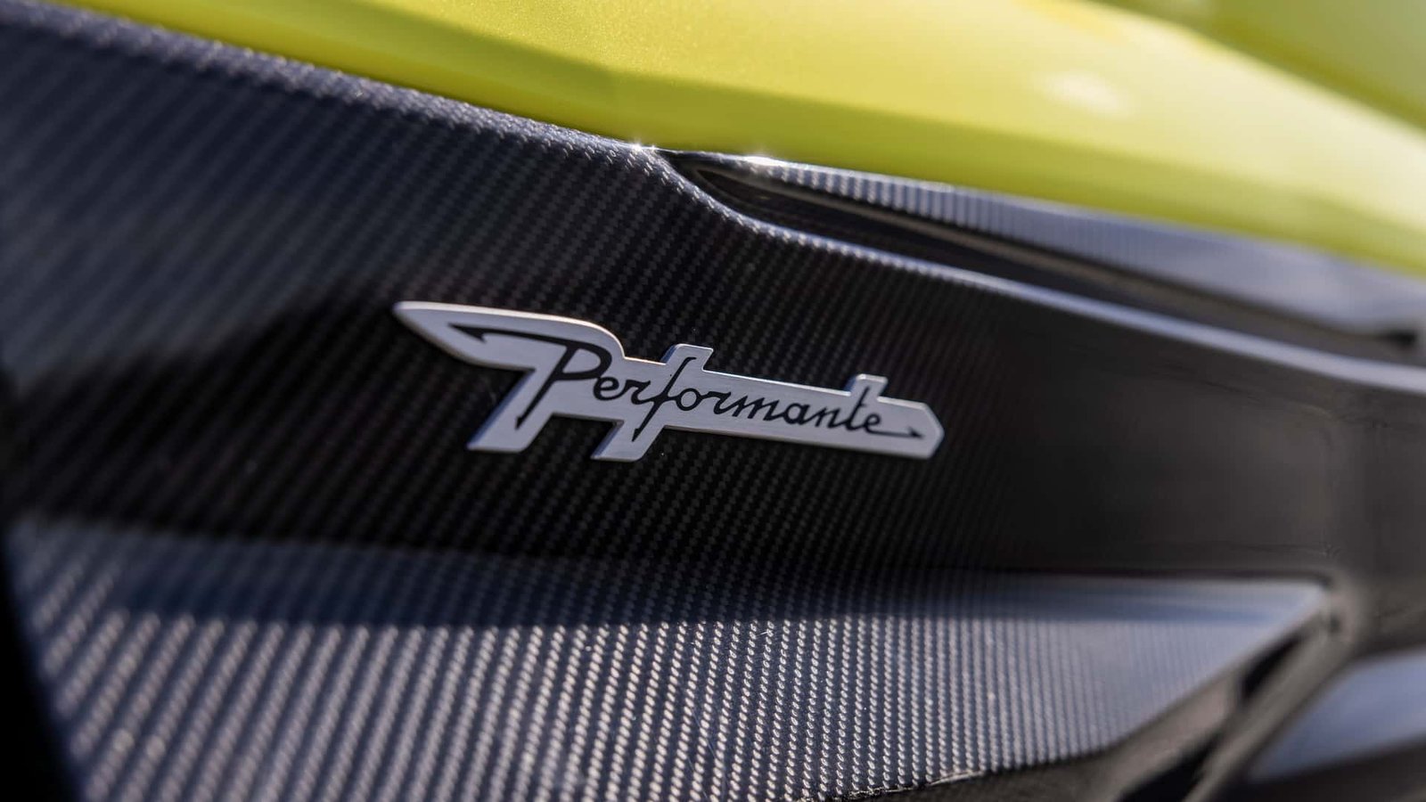 2027-lamborghini-urus-se-performante (10)