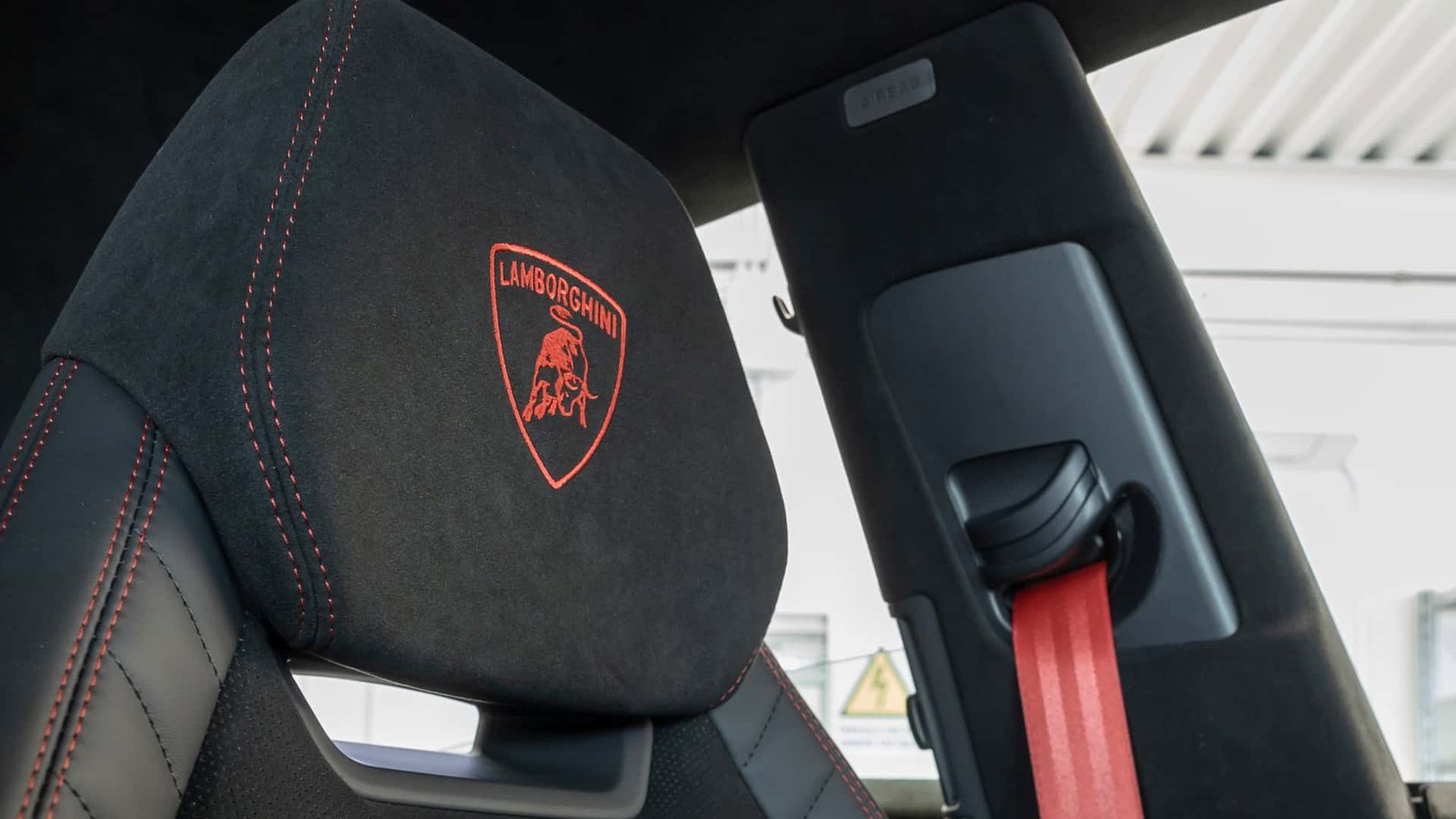2027-lamborghini-urus-se-performante (17)