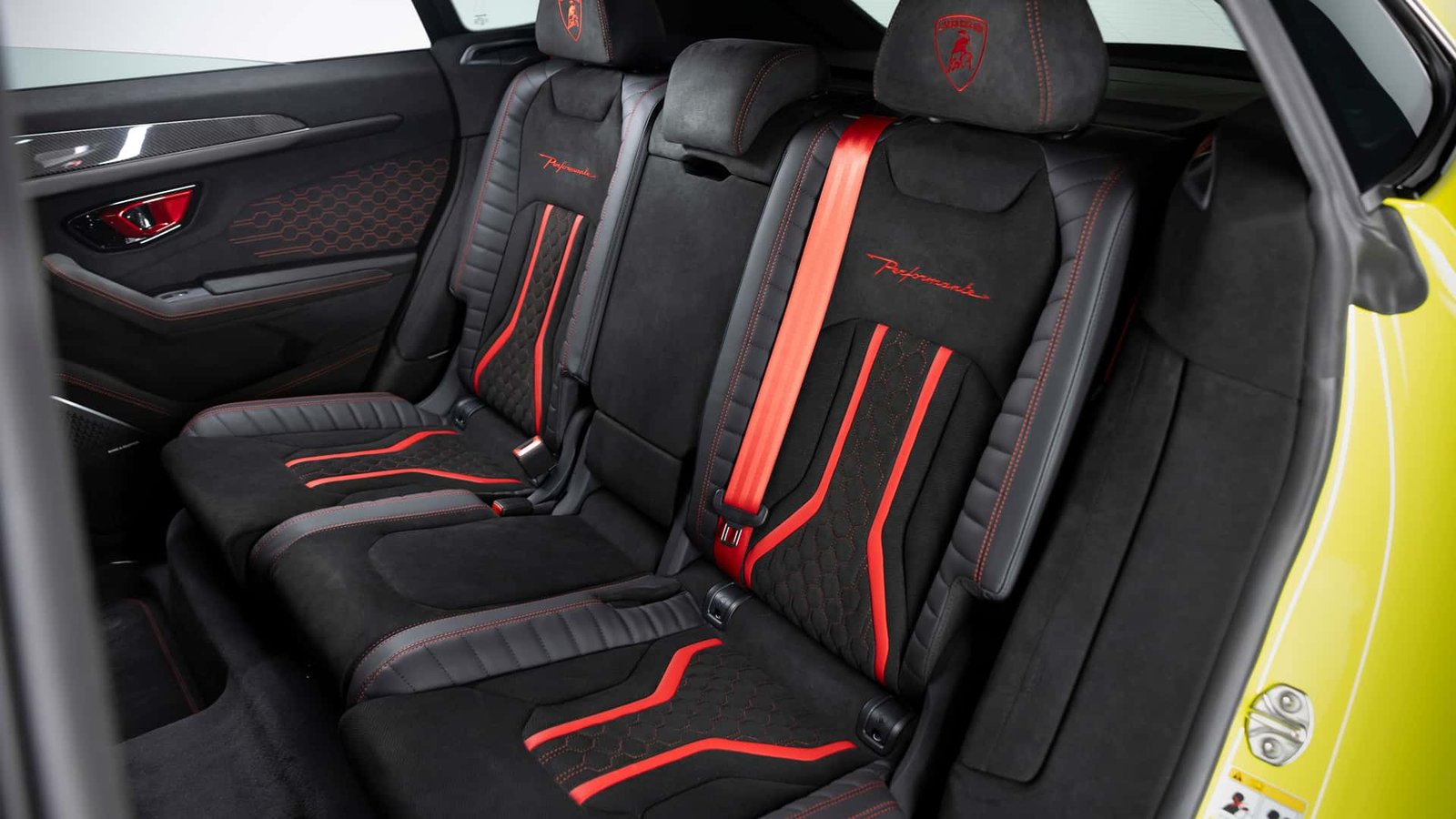2027-lamborghini-urus-se-performante (19)