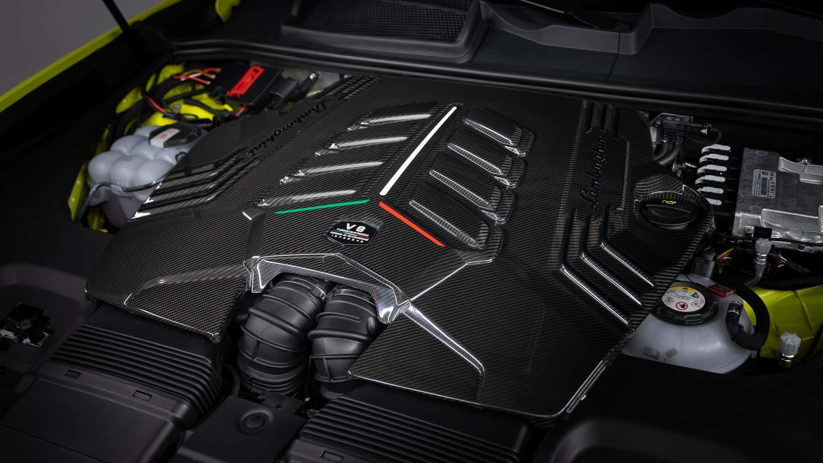 2027-lamborghini-urus-se-performante (20)