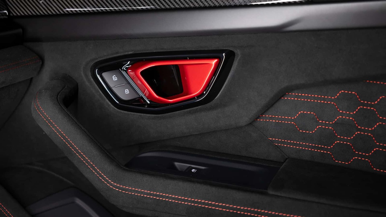 2027-lamborghini-urus-se-performante (24)
