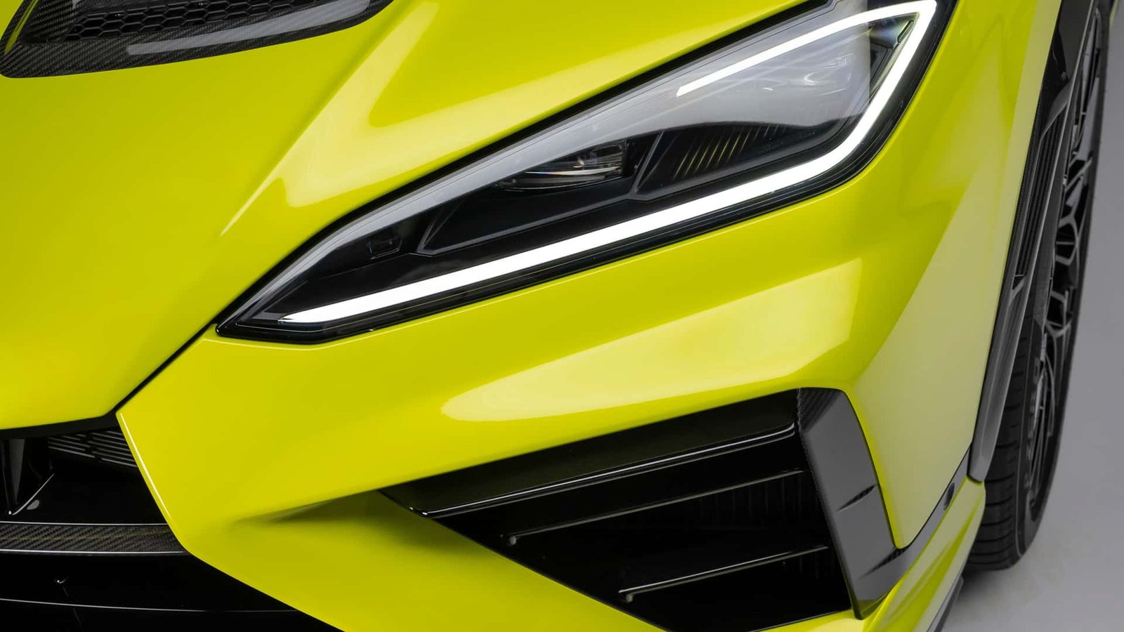 2027-lamborghini-urus-se-performante (29)