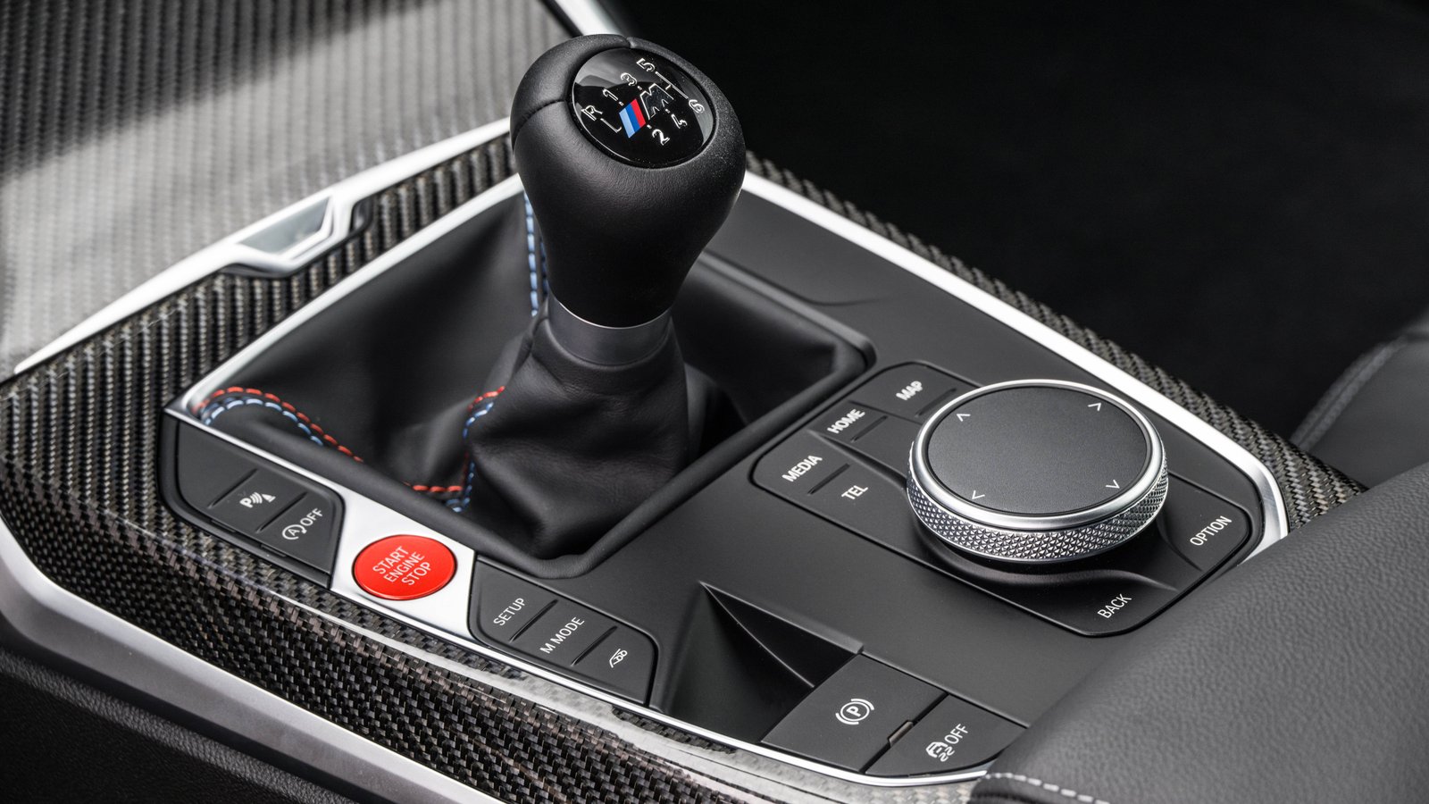Japanese Study Suggests Manual Driving May Benefit Brain Function