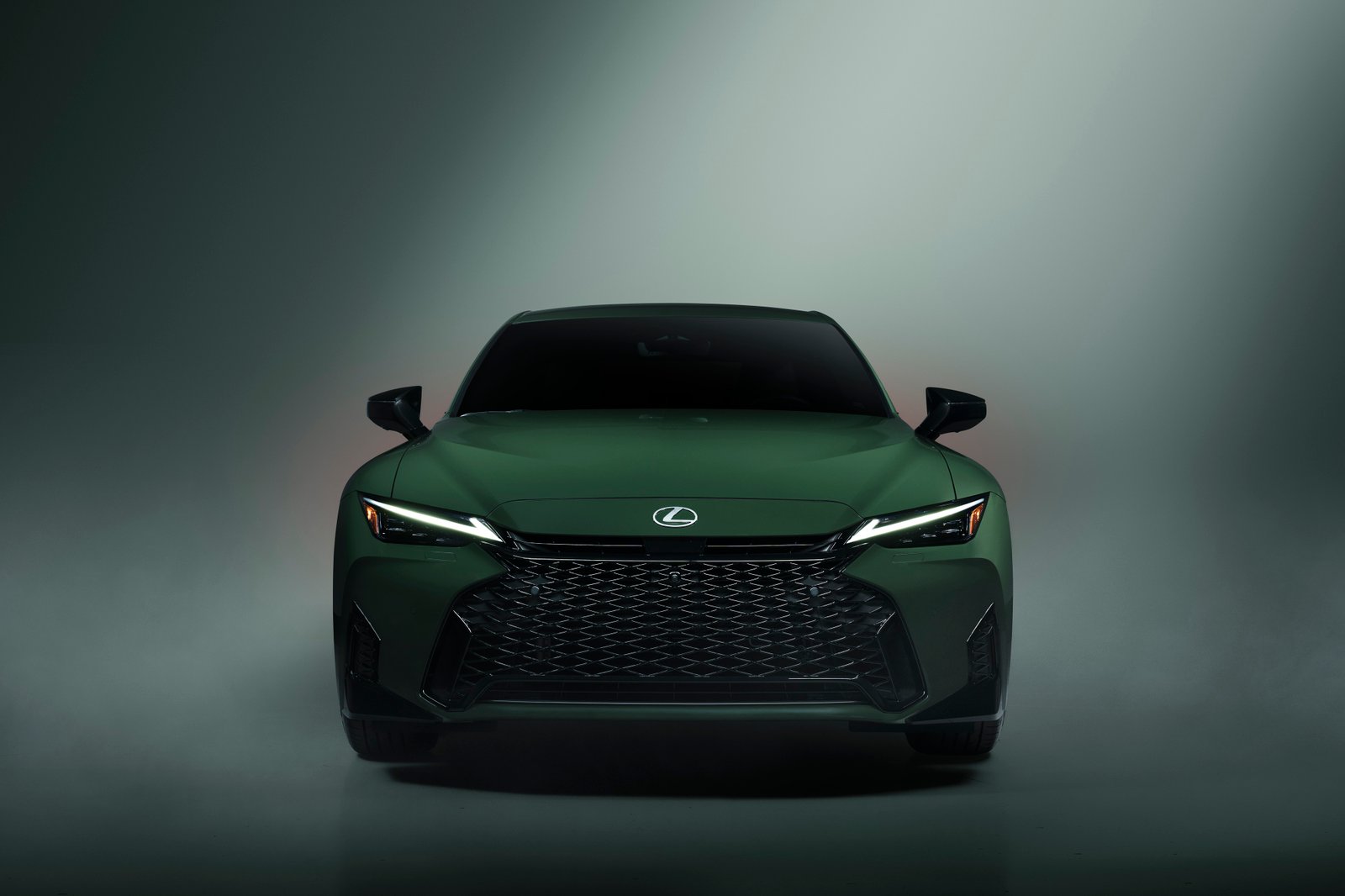 2027_Lexus-IS_Special-Appearance-Package_002