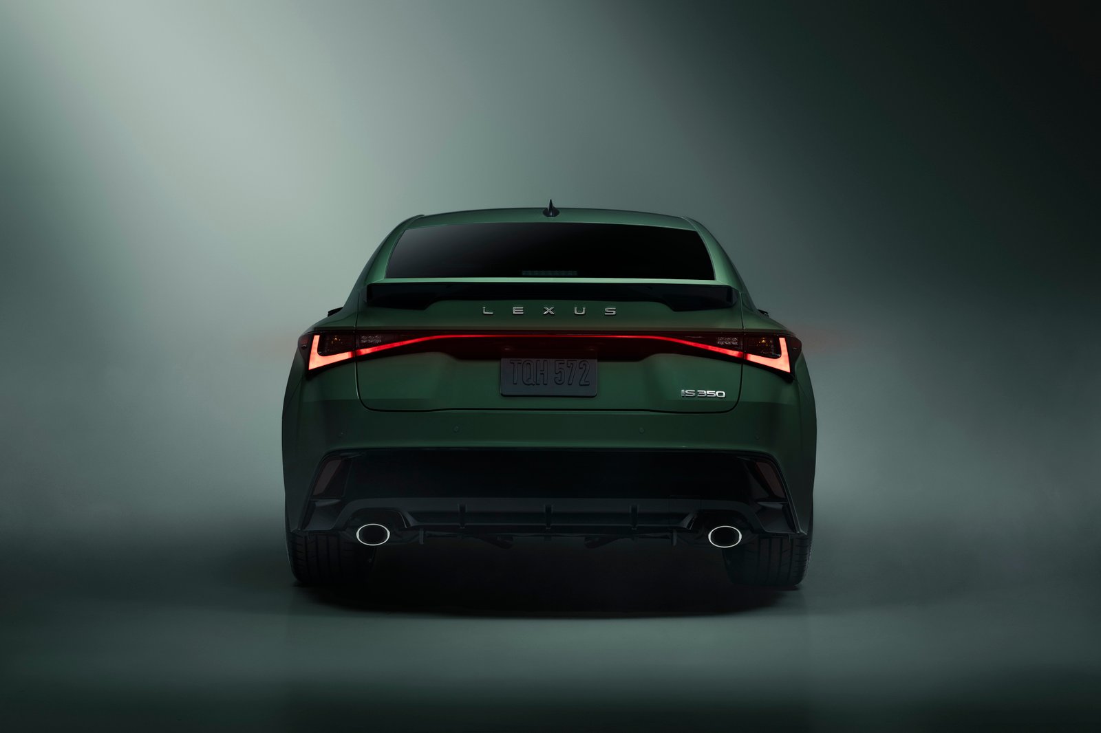 2027_Lexus-IS_Special-Appearance-Package_003
